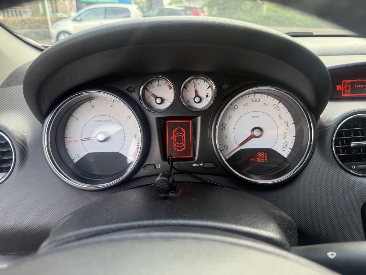 Peugeot 308 Peugeot 308 CC 1.6 Féline Bj 2011 Apk 12-2024 157pk 2e eigenaar Dealer onderhouden