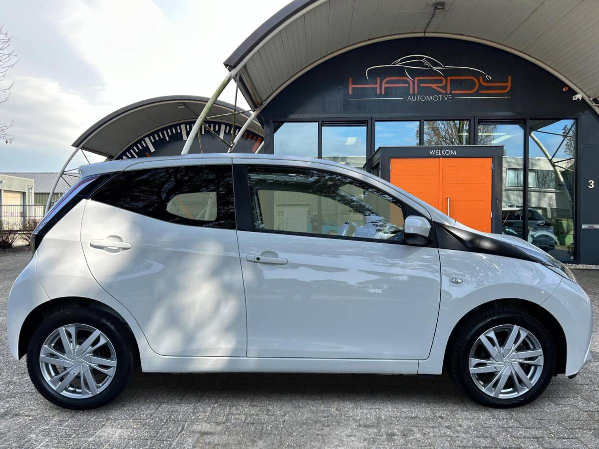 Toyota Aygo Toyota Aygo 1.0 VVT-i X-Wave Cabrio Camera Keyless NL-Auto Rijklaarprijs!