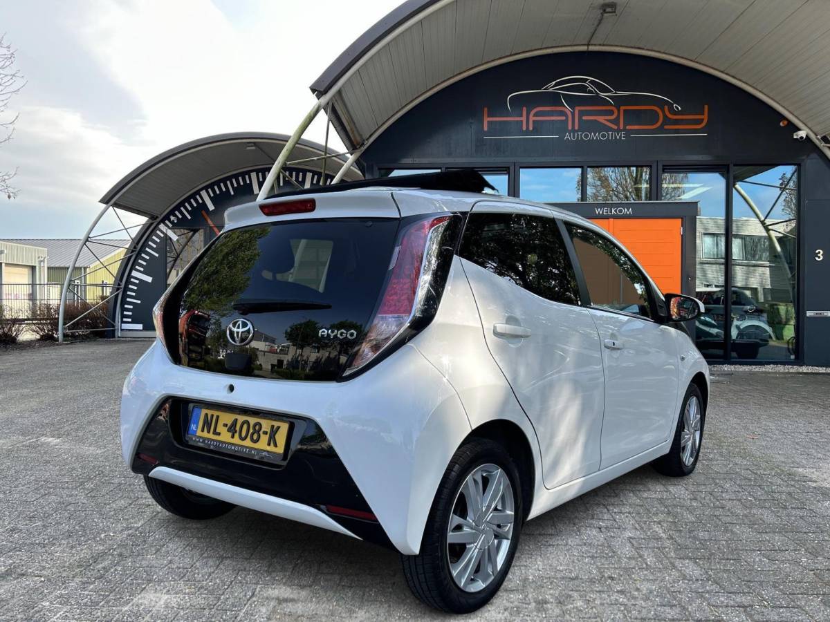 Toyota Aygo Toyota Aygo 1.0 VVT-i X-Wave Cabrio Camera Keyless NL-Auto Rijklaarprijs!