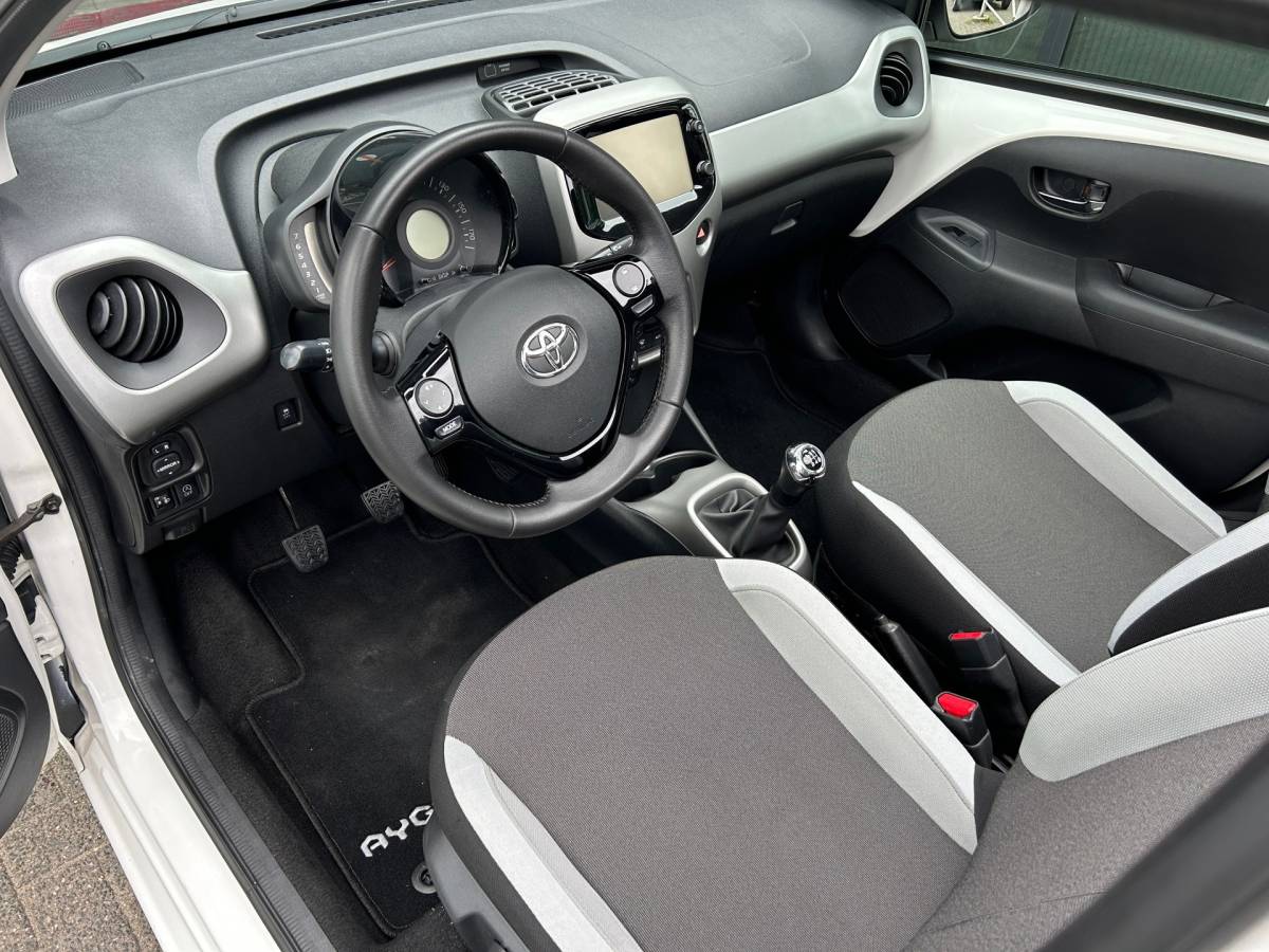 Toyota Aygo Toyota Aygo 1.0 VVT-i X-Wave Cabrio Camera Keyless NL-Auto Rijklaarprijs!