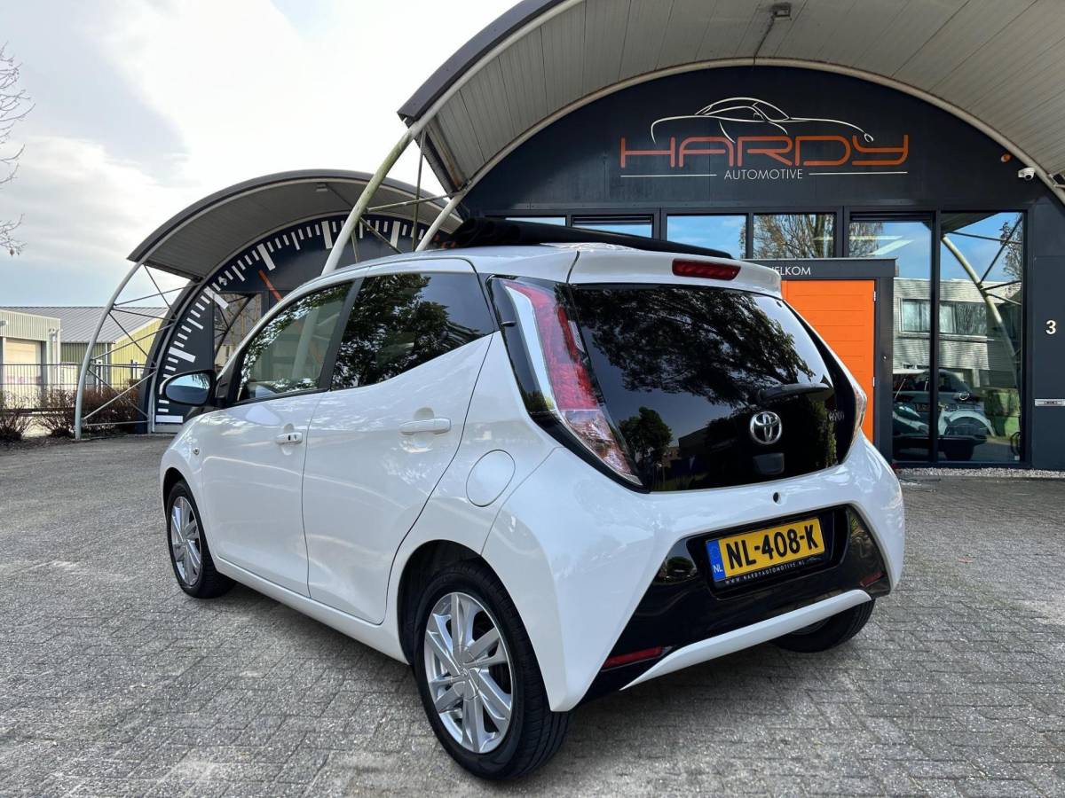 Toyota Aygo Toyota Aygo 1.0 VVT-i X-Wave Cabrio Camera Keyless NL-Auto Rijklaarprijs!