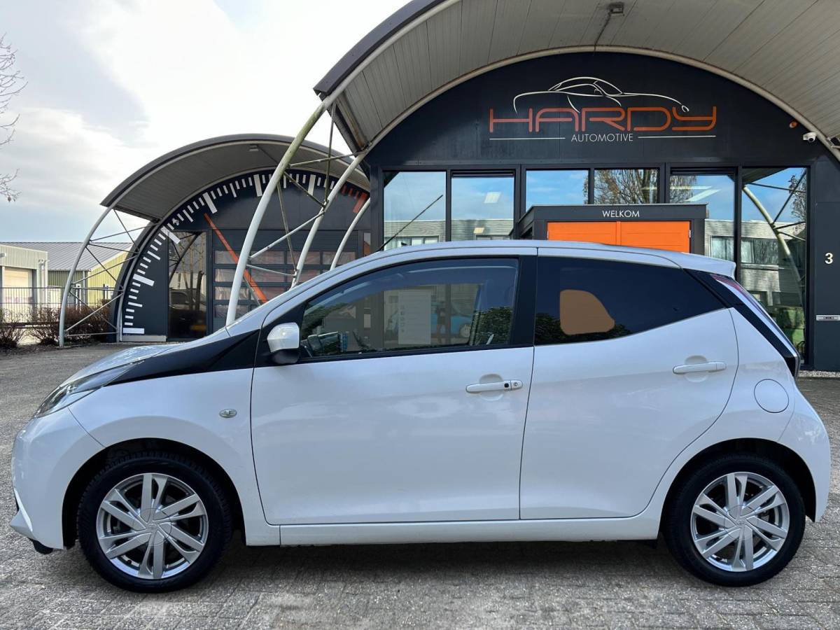 Toyota Aygo Toyota Aygo 1.0 VVT-i X-Wave Cabrio Camera Keyless NL-Auto Rijklaarprijs!