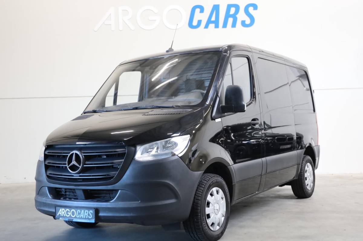 Mercedes-Benz Sprinter Mercedes-Benz Sprinter 211 CDI L1/H1 ZWART CLIMA CRUISE CONTROL 3zits REGENSENSOR NAP LEASE V/A 144,- P.M. INRUIL MOGELIJK