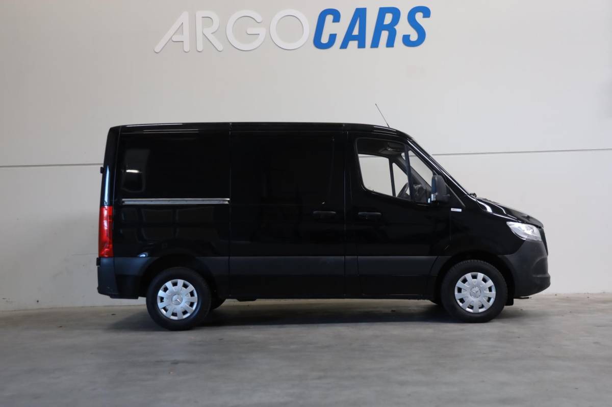 Mercedes-Benz Sprinter Mercedes-Benz Sprinter 211 CDI L1/H1 ZWART CLIMA CRUISE CONTROL 3zits REGENSENSOR NAP LEASE V/A 144,- P.M. INRUIL MOGELIJK