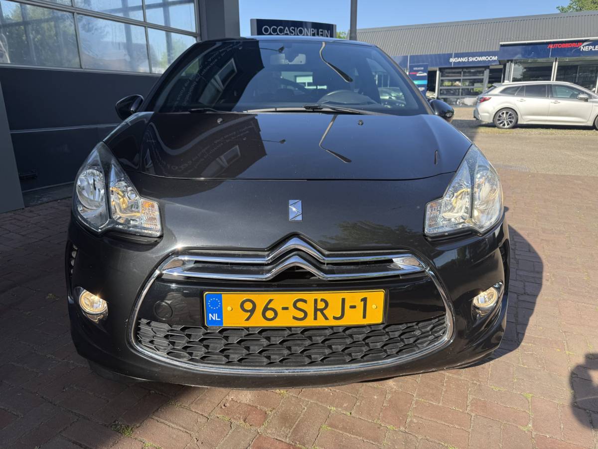 Citroën DS3 Citroën DS3 1.6 VTi So Chic Automaat,Cv,Pdc,Clima Km 121.099 Bj 2011 leuk beginners auto