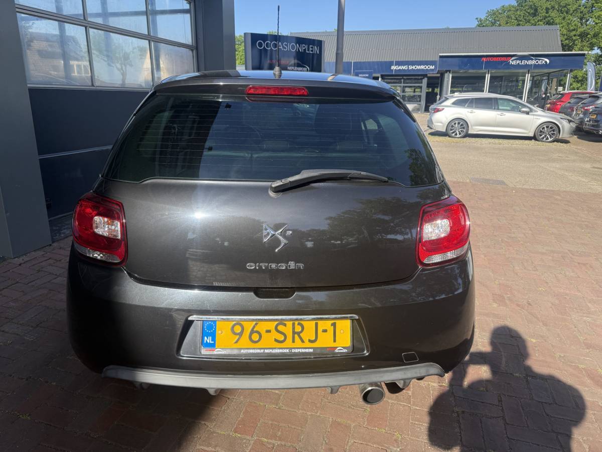 Citroën DS3 Citroën DS3 1.6 VTi So Chic Automaat,Cv,Pdc,Clima Km 121.099 Bj 2011 leuk beginners auto