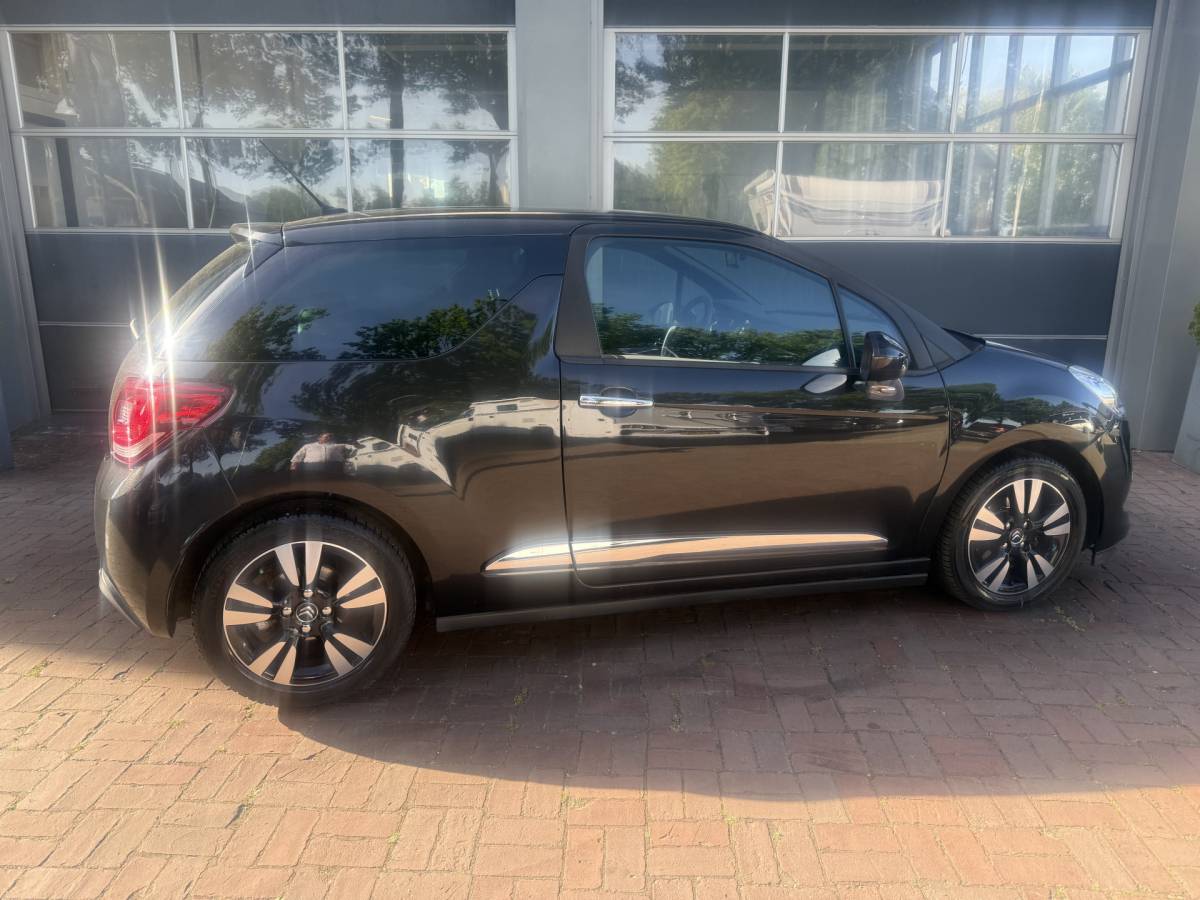 Citroën DS3 Citroën DS3 1.6 VTi So Chic Automaat,Cv,Pdc,Clima Km 121.099 Bj 2011 leuk beginners auto