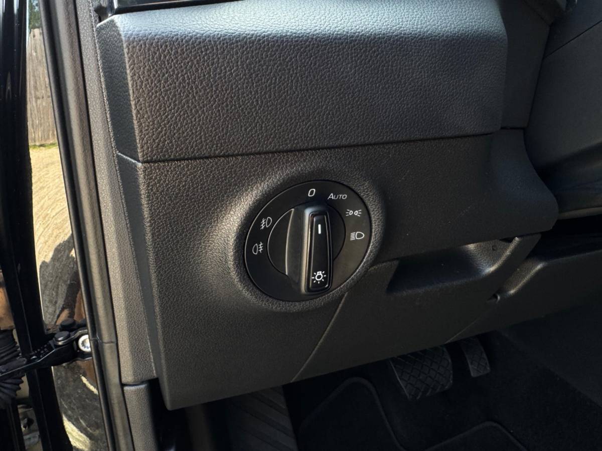 Škoda Karoq Skoda Karoq 1.5 TSI ACT Ambition Business / CarPlay