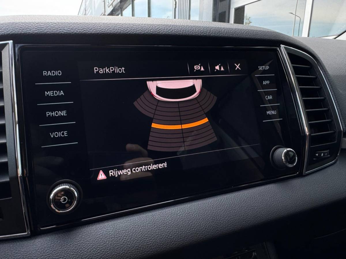 Škoda Karoq Skoda Karoq 1.5 TSI ACT Ambition Business / CarPlay