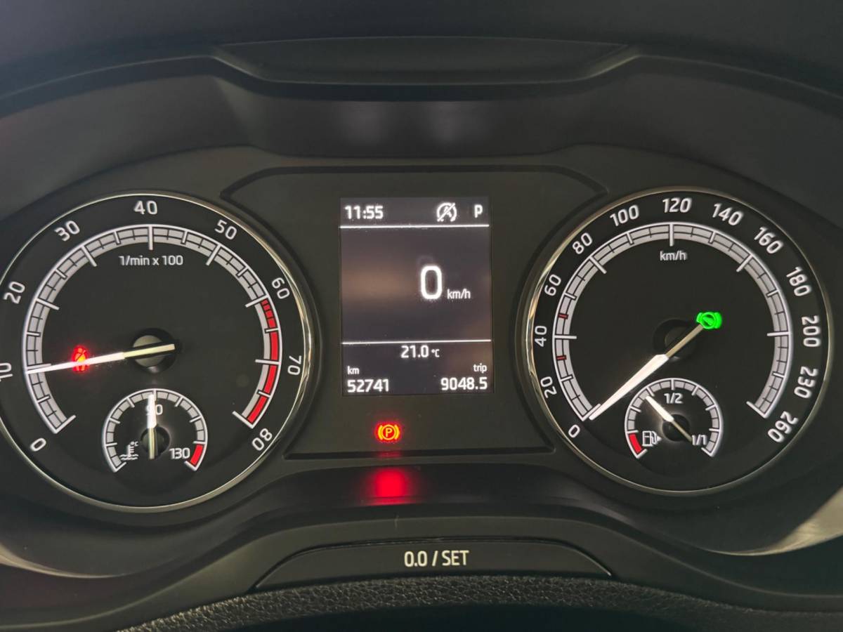 Škoda Karoq Skoda Karoq 1.5 TSI ACT Ambition Business / CarPlay