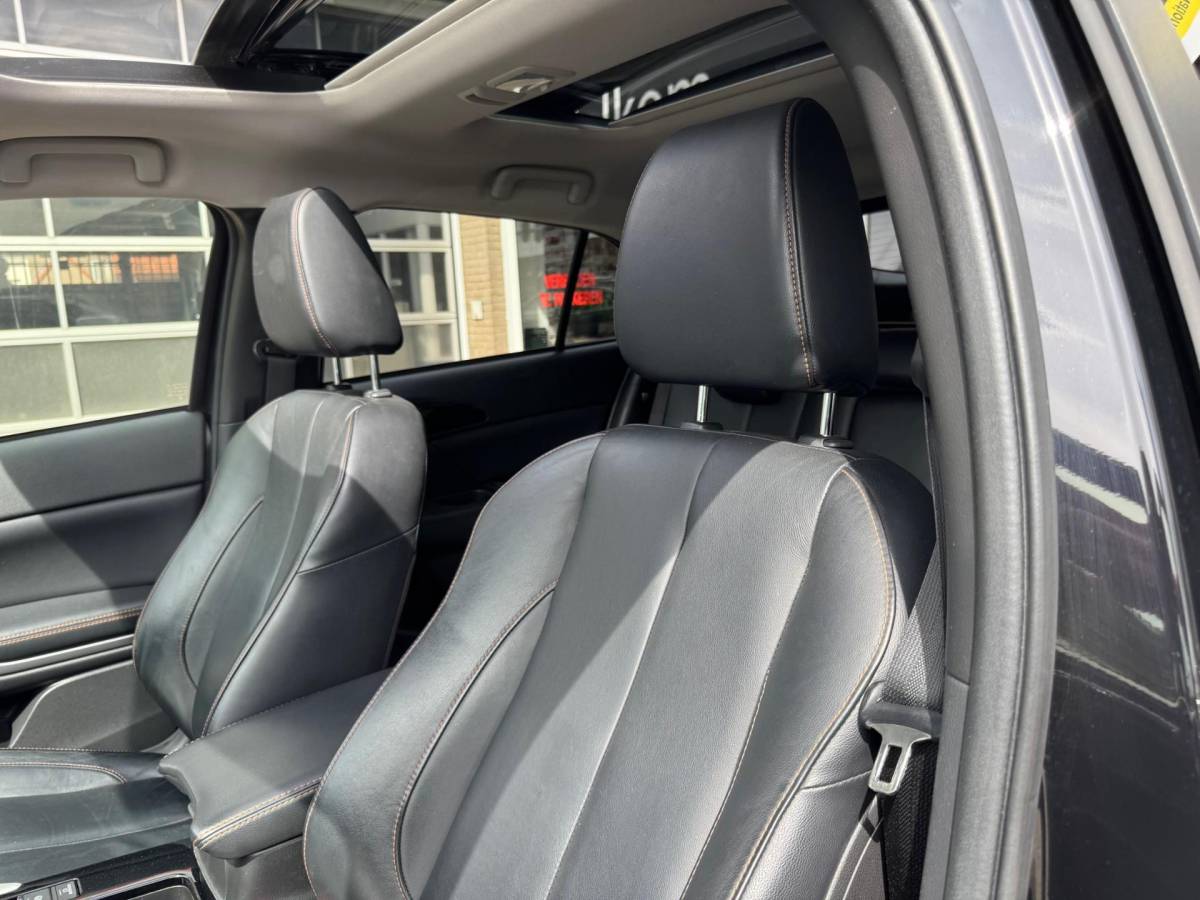 Mitsubishi Eclipse Cross Mitsubishi Eclipse Cross 1.5 DI-T 4WD Instyle | Pano | Xenon | Volleder | Navi | Camera | Trekhaak | Iso | Pdc | Climate | Cruise