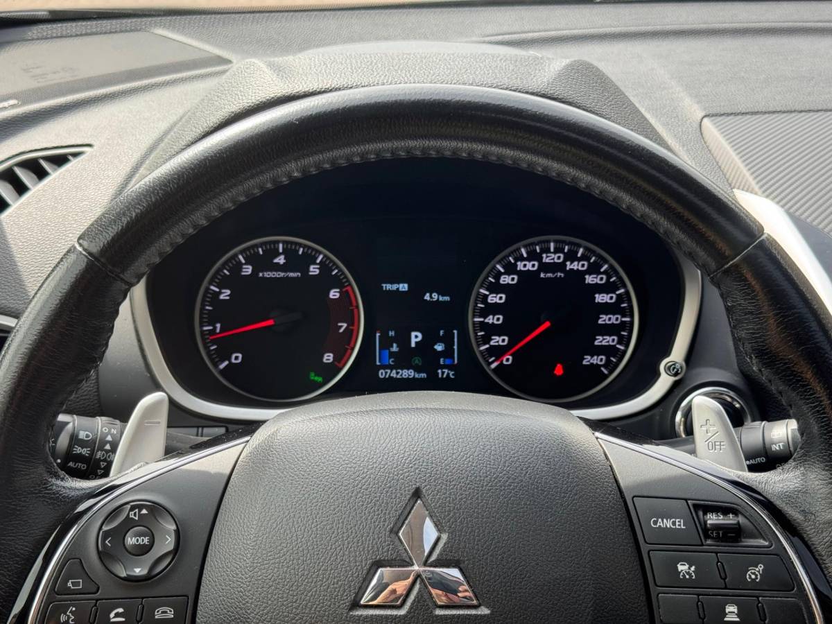 Mitsubishi Eclipse Cross Mitsubishi Eclipse Cross 1.5 DI-T 4WD Instyle | Pano | Xenon | Volleder | Navi | Camera | Trekhaak | Iso | Pdc | Climate | Cruise