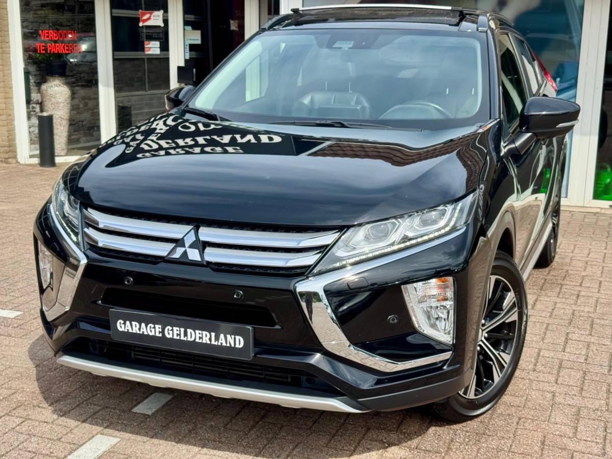 Mitsubishi Eclipse Cross Mitsubishi Eclipse Cross 1.5 DI-T 4WD Instyle | Pano | Xenon | Volleder | Navi | Camera | Trekhaak | Iso | Pdc | Climate | Cruise