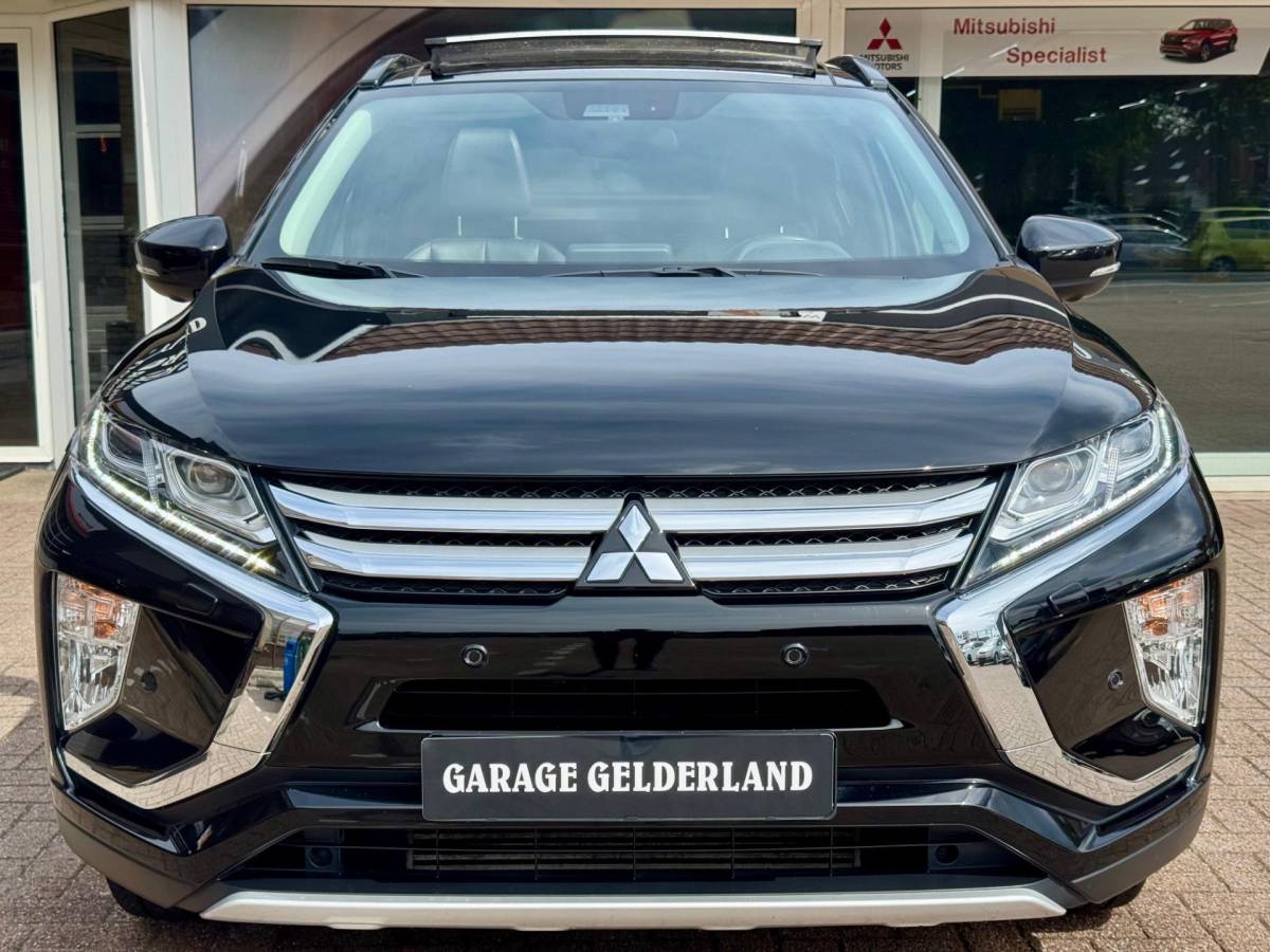 Mitsubishi Eclipse Cross Mitsubishi Eclipse Cross 1.5 DI-T 4WD Instyle | Pano | Xenon | Volleder | Navi | Camera | Trekhaak | Iso | Pdc | Climate | Cruise