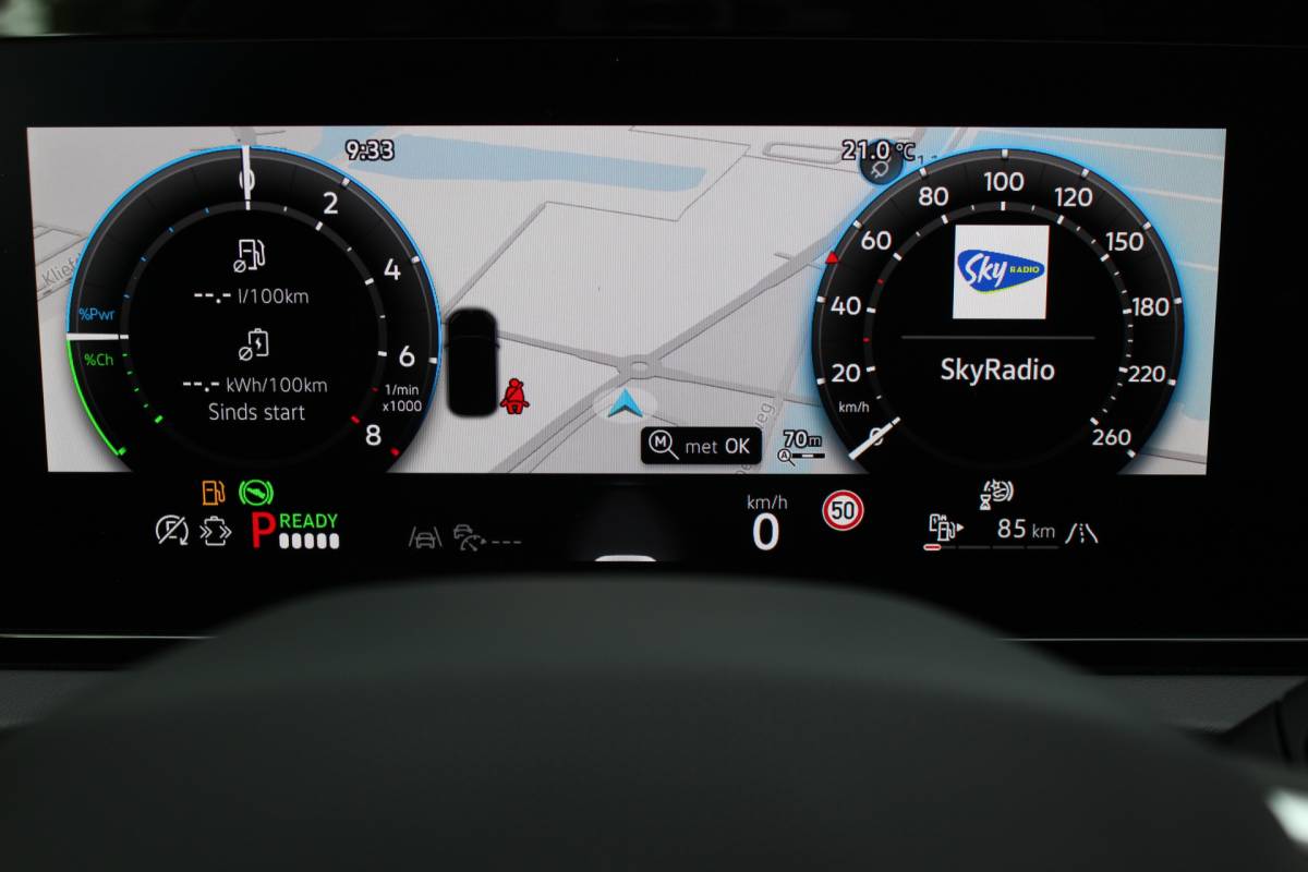 Volkswagen Tiguan Volkswagen Tiguan 1.5 eHybrid R-Line Edition | Head-Up Display | Panoramdak | 360 Camera | 272 PK | Massage Stoelen | IQ.Lights | Elektrische Kofferklep | Stoel/Stuur Verwarming | Draadloze Telefoonlader | Virtual Cockpit | Adaptive Cruise | Naviagtie | Sfeerverlichting | 19 Inch lm velgen | Dodehoeksensoren | Zwarte Hemel Bekleding |