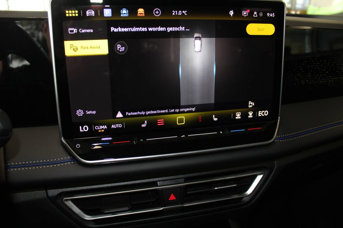 Volkswagen Tiguan Volkswagen Tiguan 1.5 eHybrid R-Line Edition | Head-Up Display | Panoramdak | 360 Camera | 272 PK | Massage Stoelen | IQ.Lights | Elektrische Kofferklep | Stoel/Stuur Verwarming | Draadloze Telefoonlader | Virtual Cockpit | Adaptive Cruise | Naviagtie | Sfeerverlichting | 19 Inch lm velgen | Dodehoeksensoren | Zwarte Hemel Bekleding |