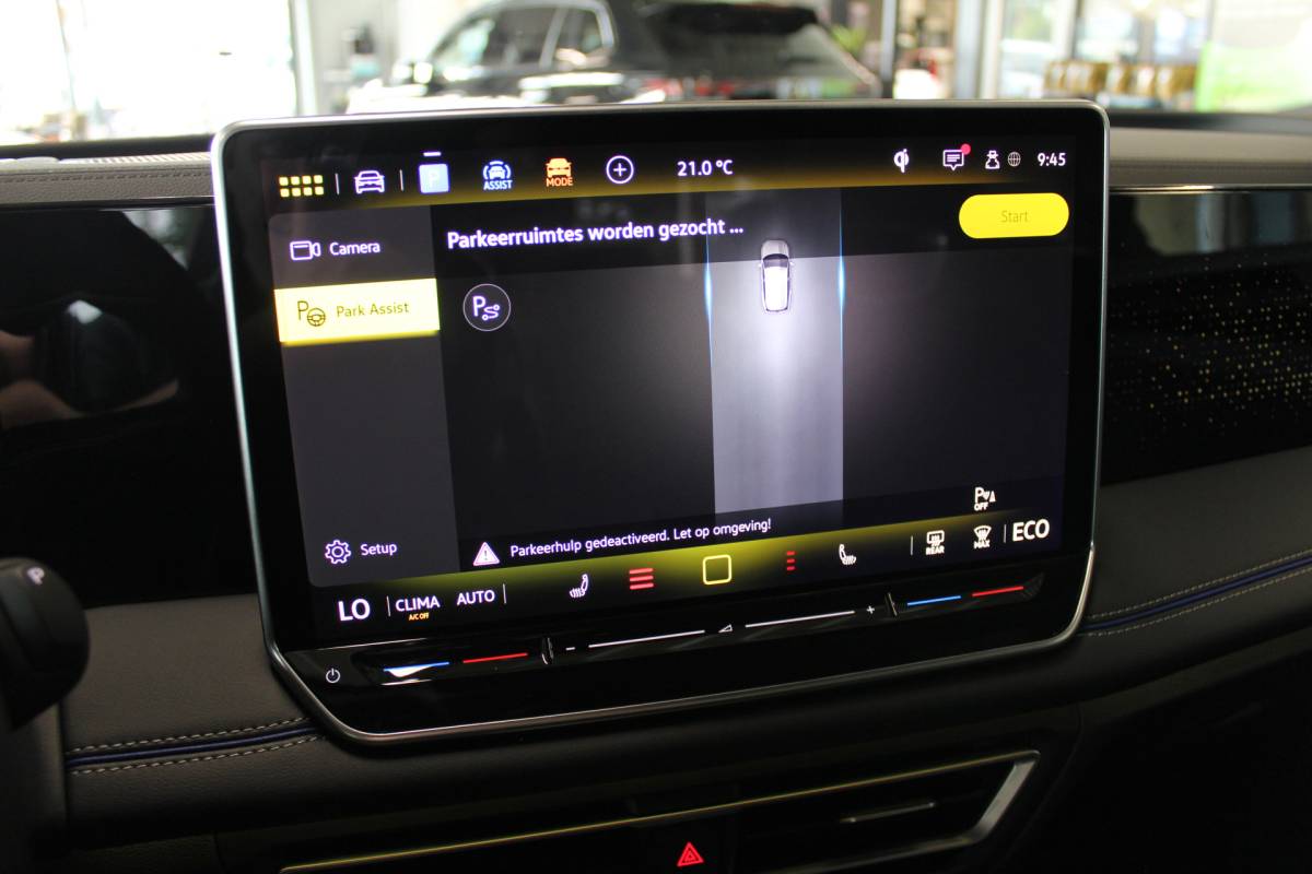 Volkswagen Tiguan Volkswagen Tiguan 1.5 eHybrid R-Line Edition | Head-Up Display | Panoramdak | 360 Camera | 272 PK | Massage Stoelen | IQ.Lights | Elektrische Kofferklep | Stoel/Stuur Verwarming | Draadloze Telefoonlader | Virtual Cockpit | Adaptive Cruise | Naviagtie | Sfeerverlichting | 19 Inch lm velgen | Dodehoeksensoren | Zwarte Hemel Bekleding |