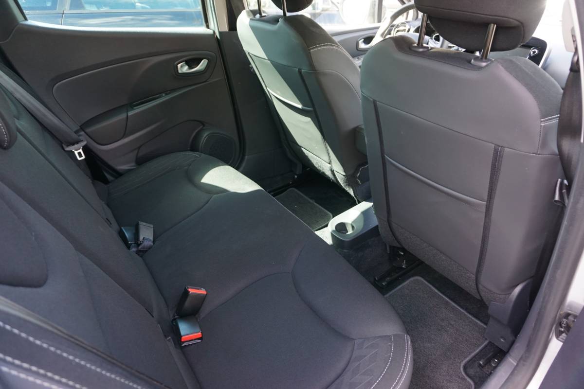 Renault Clio Renault Clio 0.9 TCe Limited 1e EIGENAAR – NAP – NL AUTO – APPLE CARPLAY / ANDROID – KEYLESS – PARKEERSENSOREN – LM VELGEN – PRIVACYGLAS – AIRCO – CRUISE CONTROL – BLUETOOTH – 4 ELEKTR RAMEN – DEALER ONDERHOUDEN