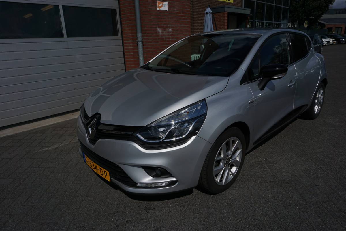 Renault Clio Renault Clio 0.9 TCe Limited 1e EIGENAAR – NAP – NL AUTO – APPLE CARPLAY / ANDROID – KEYLESS – PARKEERSENSOREN – LM VELGEN – PRIVACYGLAS – AIRCO – CRUISE CONTROL – BLUETOOTH – 4 ELEKTR RAMEN – DEALER ONDERHOUDEN