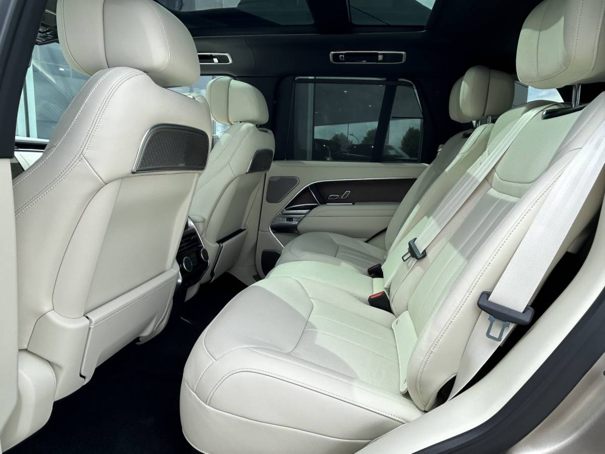 Land Rover Range Rover Land Rover Range Rover 3.0 P550e Autobiography PHEV | NIeuw – 0 km | Perlino licht leder | Satin lakafwerking | 100km actieradius |