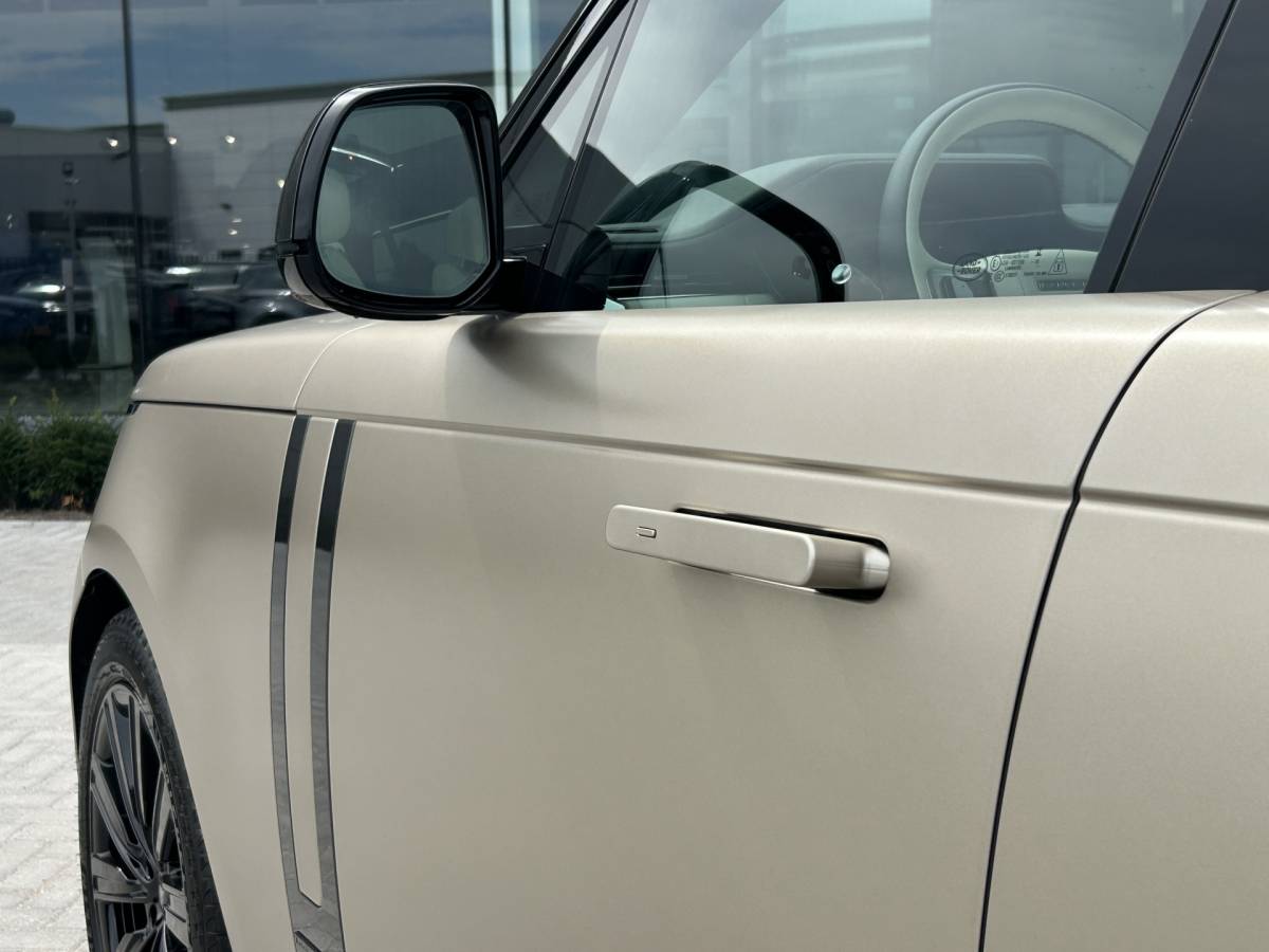 Land Rover Range Rover Land Rover Range Rover 3.0 P550e Autobiography PHEV | NIeuw – 0 km | Perlino licht leder | Satin lakafwerking | 100km actieradius |