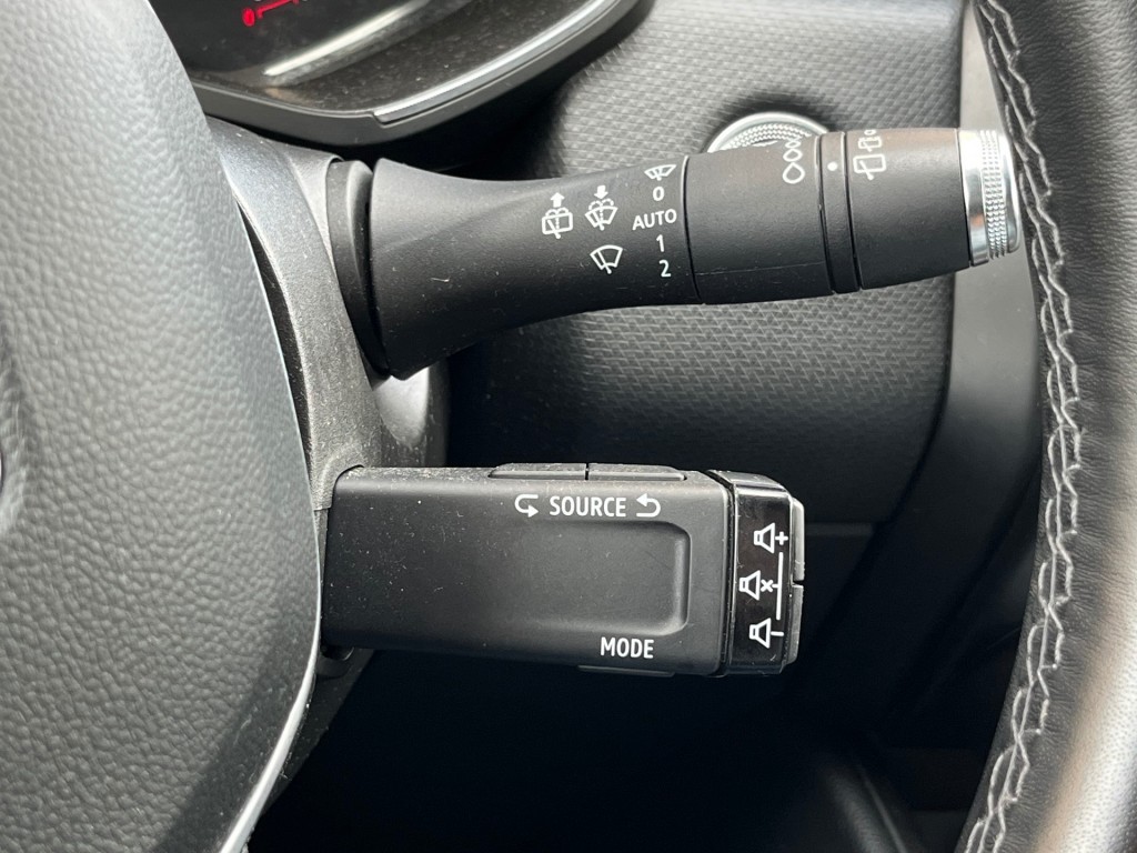 Renault Clio Renault Clio 1.0 TCE INTENS NAVI/LED/CAMERA/CARPLAY/LMV