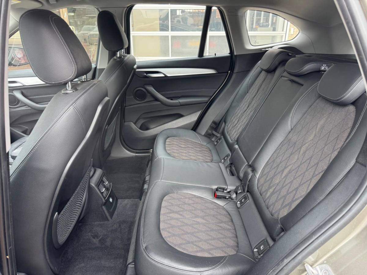 BMW X1 BMW X1 Executive | Bi-Xenon | Full-Led | Cruise | Climate | Leder | Iso | Pdc | Trekhaak | Navi