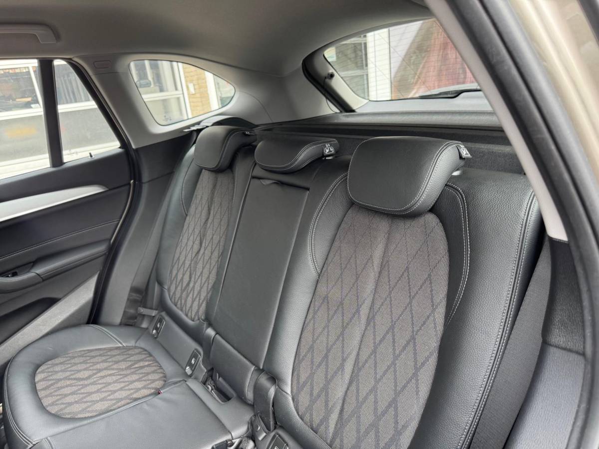 BMW X1 BMW X1 Executive | Bi-Xenon | Full-Led | Cruise | Climate | Leder | Iso | Pdc | Trekhaak | Navi