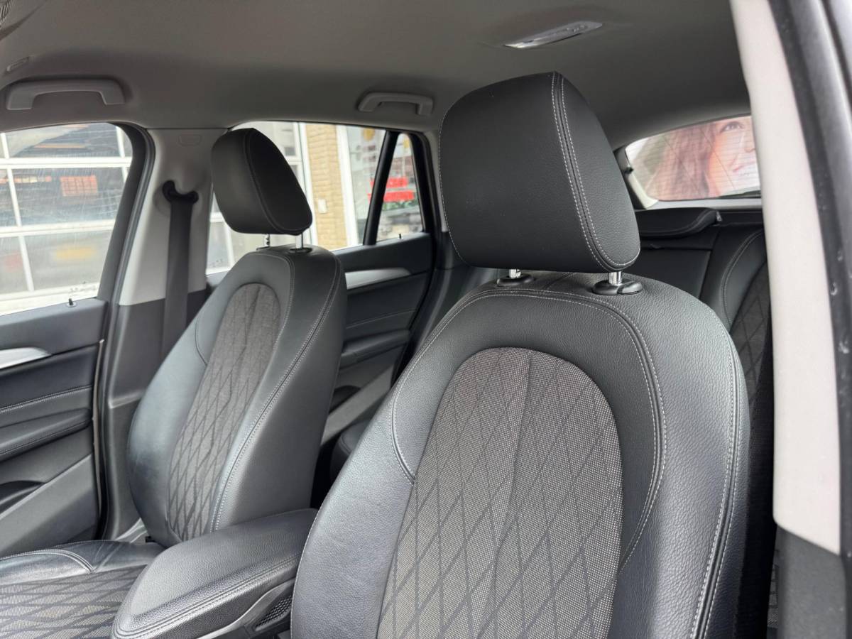 BMW X1 BMW X1 Executive | Bi-Xenon | Full-Led | Cruise | Climate | Leder | Iso | Pdc | Trekhaak | Navi