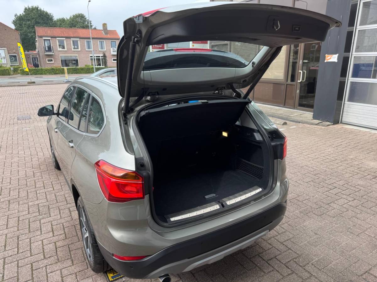 BMW X1 BMW X1 Executive | Bi-Xenon | Full-Led | Cruise | Climate | Leder | Iso | Pdc | Trekhaak | Navi