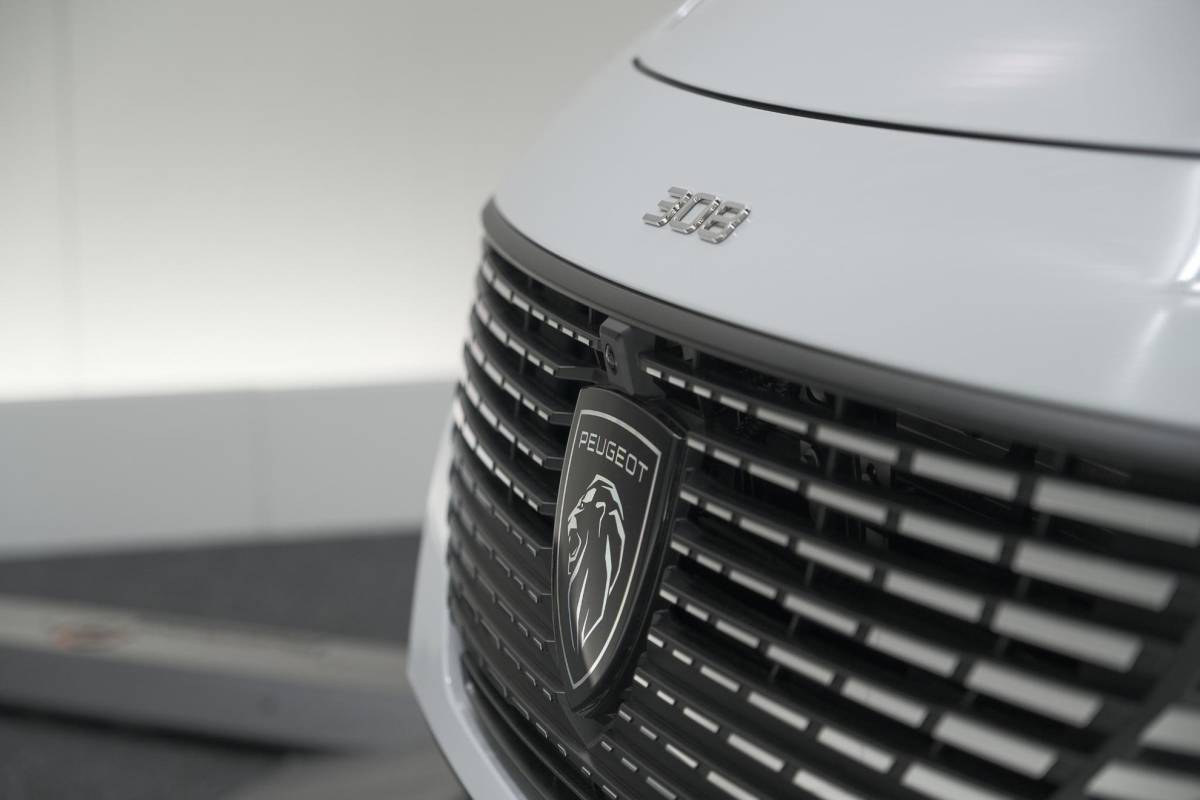 Peugeot 308 Peugeot 308 SW 1.6 Plug-in Hybrid 180 Allure | Perfecte Staat | 360 Camera | Adaptieve Cruise Control | Navigatie | Apple Carplay