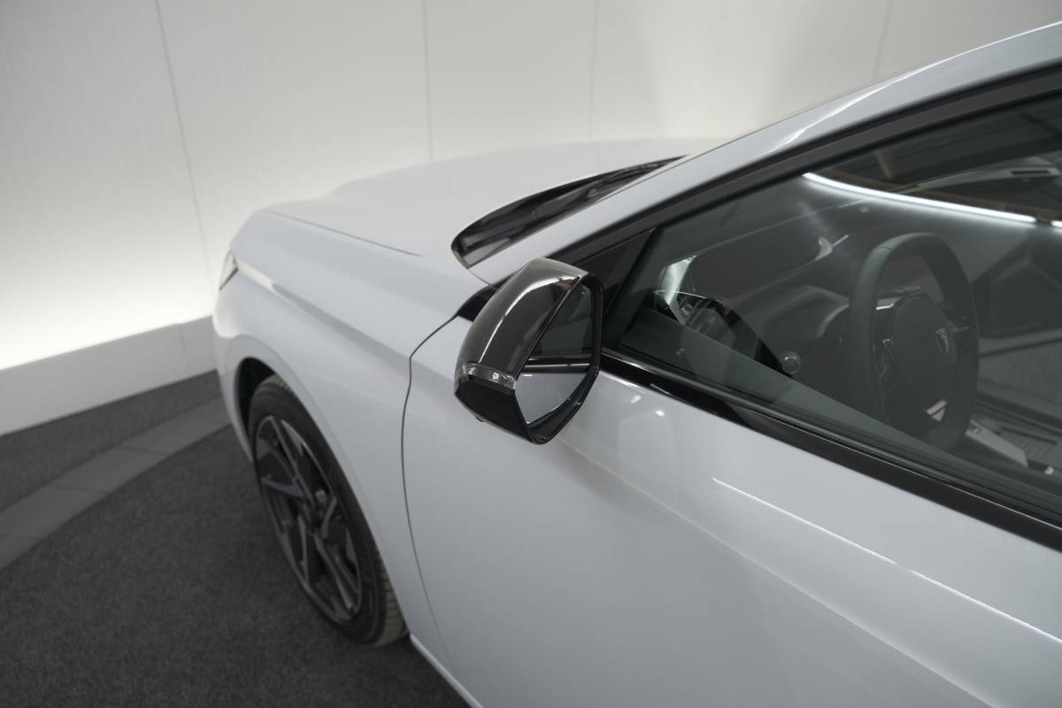 Peugeot 308 Peugeot 308 SW 1.6 Plug-in Hybrid 180 Allure | Perfecte Staat | 360 Camera | Adaptieve Cruise Control | Navigatie | Apple Carplay