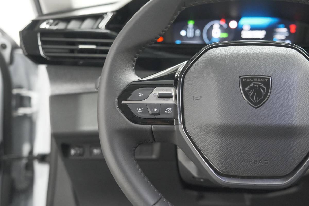 Peugeot 308 Peugeot 308 SW 1.6 Plug-in Hybrid 180 Allure | Perfecte Staat | 360 Camera | Adaptieve Cruise Control | Navigatie | Apple Carplay
