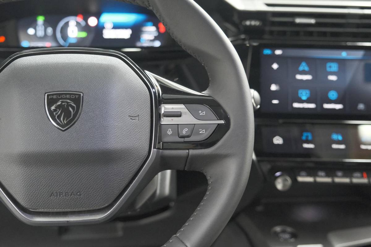 Peugeot 308 Peugeot 308 SW 1.6 Plug-in Hybrid 180 Allure | Perfecte Staat | 360 Camera | Adaptieve Cruise Control | Navigatie | Apple Carplay