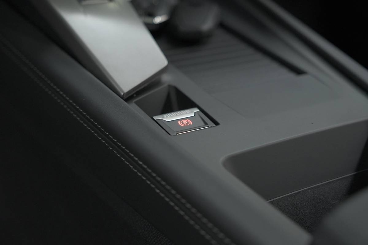 Peugeot 308 Peugeot 308 SW 1.6 Plug-in Hybrid 180 Allure | Perfecte Staat | 360 Camera | Adaptieve Cruise Control | Navigatie | Apple Carplay