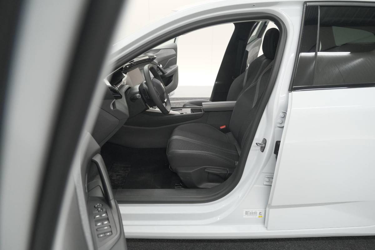 Peugeot 308 Peugeot 308 SW 1.6 Plug-in Hybrid 180 Allure | Perfecte Staat | 360 Camera | Adaptieve Cruise Control | Navigatie | Apple Carplay