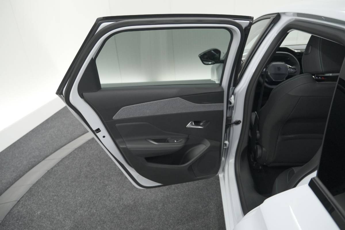 Peugeot 308 Peugeot 308 SW 1.6 Plug-in Hybrid 180 Allure | Perfecte Staat | 360 Camera | Adaptieve Cruise Control | Navigatie | Apple Carplay