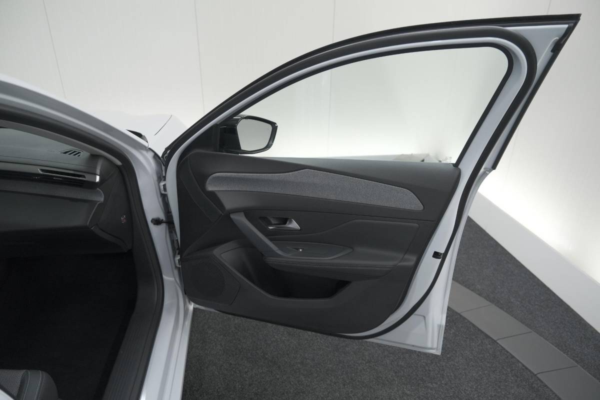 Peugeot 308 Peugeot 308 SW 1.6 Plug-in Hybrid 180 Allure | Perfecte Staat | 360 Camera | Adaptieve Cruise Control | Navigatie | Apple Carplay