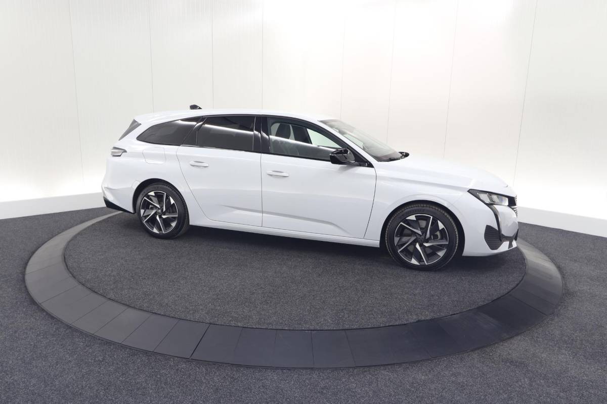 Peugeot 308 Peugeot 308 SW 1.6 Plug-in Hybrid 180 Allure | Perfecte Staat | 360 Camera | Adaptieve Cruise Control | Navigatie | Apple Carplay