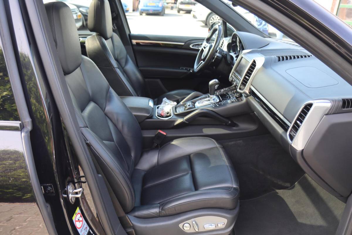 Porsche Cayenne Porsche Cayenne 3.0 S E-Hybrid Ecc|Panodak|Carplay|Nav|Led|E. Trhk|Leder|Bose|Nwe d-ketting