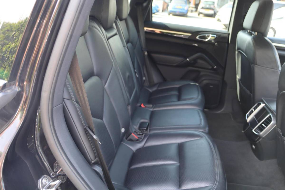 Porsche Cayenne Porsche Cayenne 3.0 S E-Hybrid Ecc|Panodak|Carplay|Nav|Led|E. Trhk|Leder|Bose|Nwe d-ketting