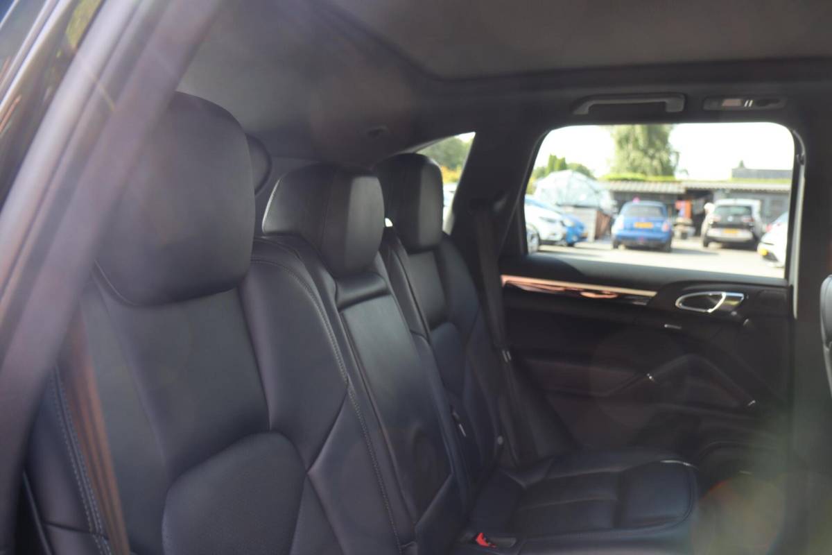 Porsche Cayenne Porsche Cayenne 3.0 S E-Hybrid Ecc|Panodak|Carplay|Nav|Led|E. Trhk|Leder|Bose|Nwe d-ketting