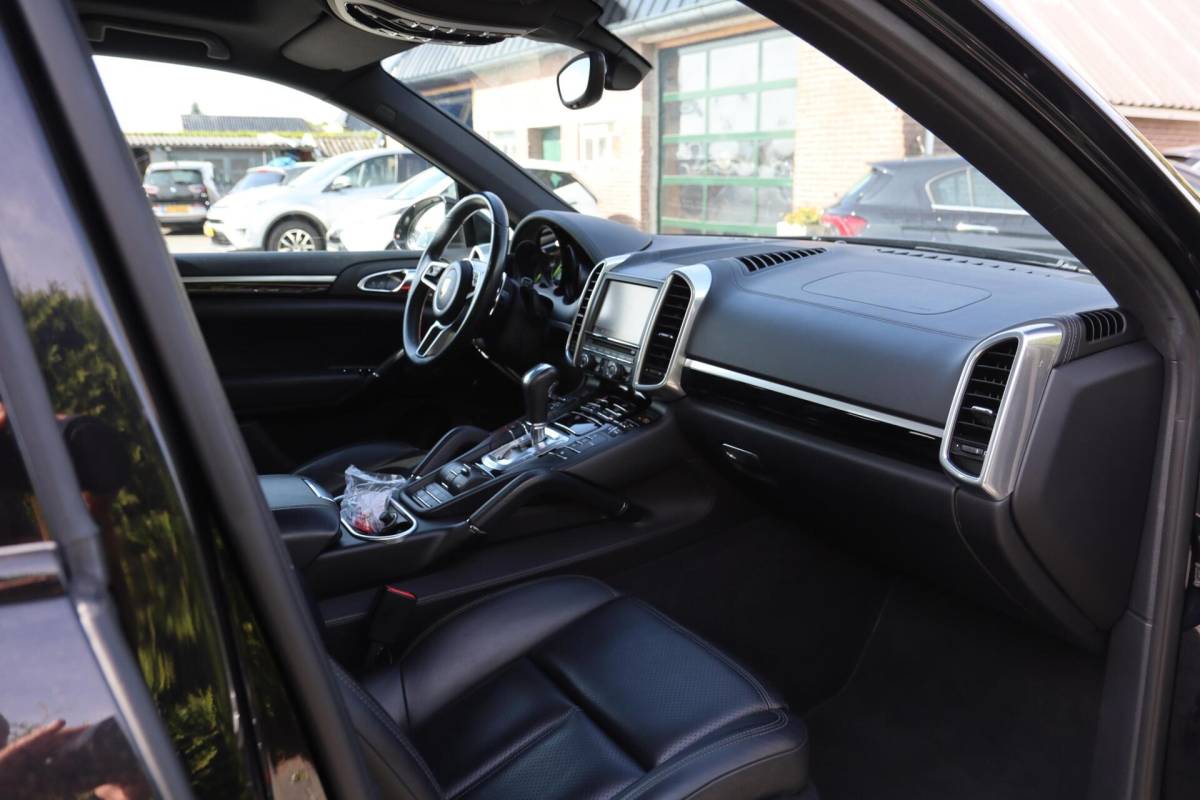 Porsche Cayenne Porsche Cayenne 3.0 S E-Hybrid Ecc|Panodak|Carplay|Nav|Led|E. Trhk|Leder|Bose|Nwe d-ketting