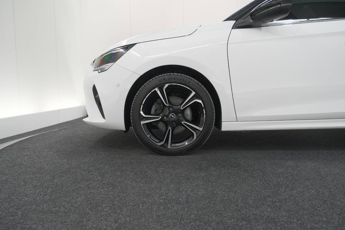 Opel Corsa Opel Corsa 1.2 Turbo 100 Ultimate | Panoramadak | Camera | Dodehoekdetectie | Apple Carplay