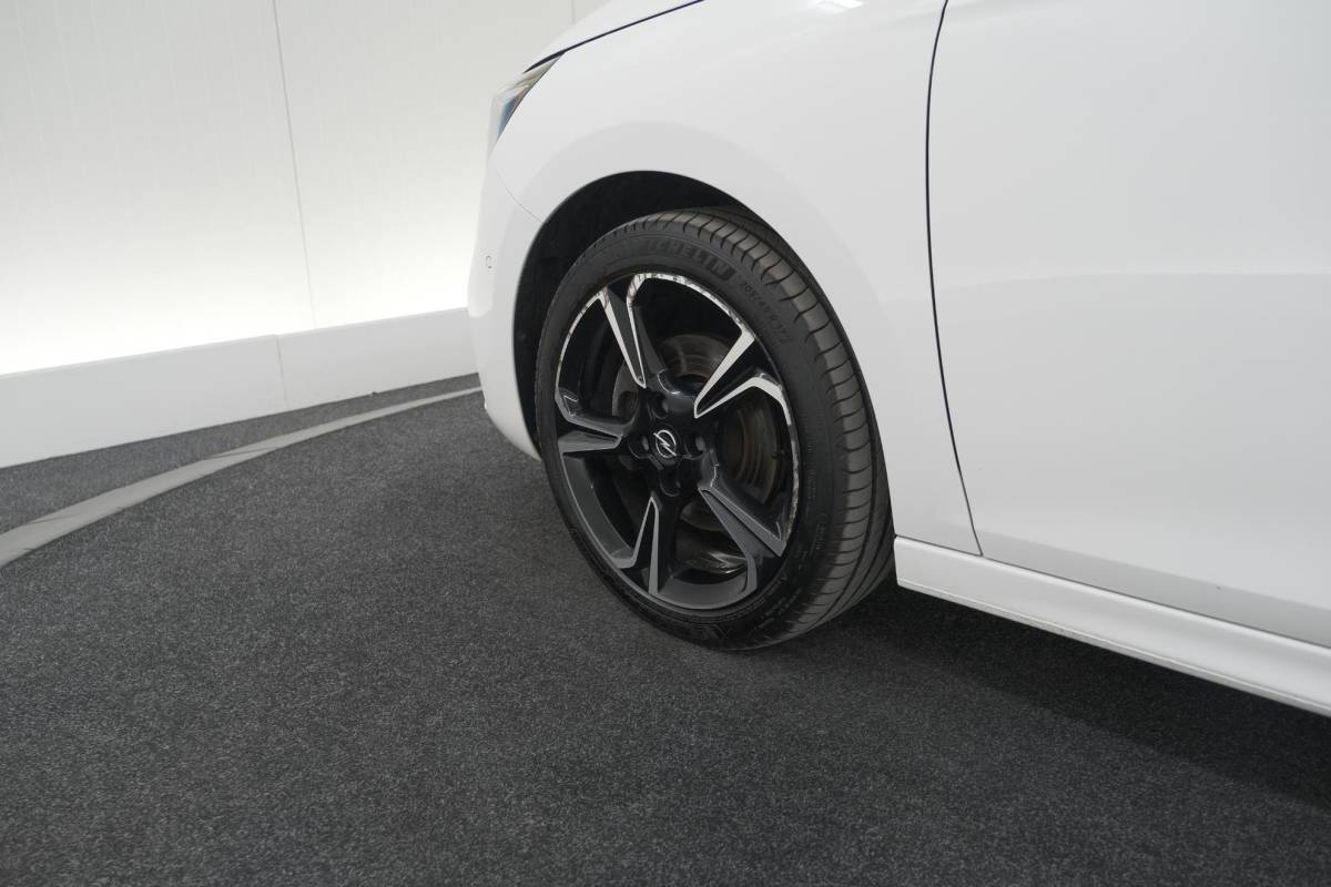 Opel Corsa Opel Corsa 1.2 Turbo 100 Ultimate | Panoramadak | Camera | Dodehoekdetectie | Apple Carplay