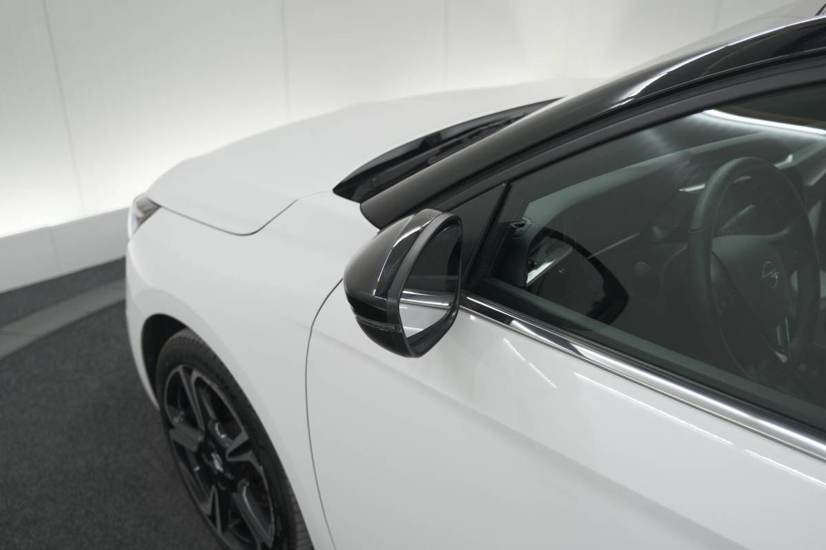 Opel Corsa Opel Corsa 1.2 Turbo 100 Ultimate | Panoramadak | Camera | Dodehoekdetectie | Apple Carplay