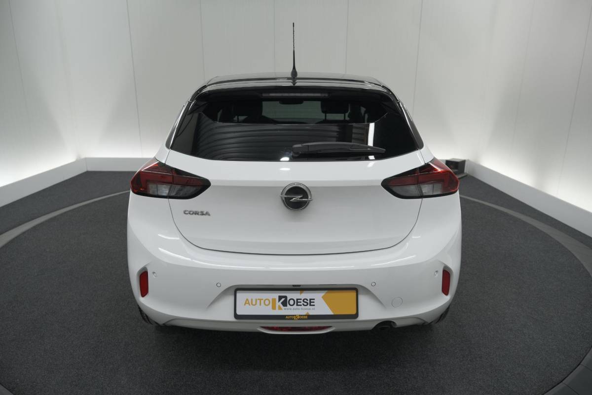 Opel Corsa Opel Corsa 1.2 Turbo 100 Ultimate | Panoramadak | Camera | Dodehoekdetectie | Apple Carplay