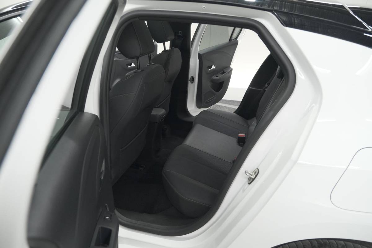 Opel Corsa Opel Corsa 1.2 Turbo 100 Ultimate | Panoramadak | Camera | Dodehoekdetectie | Apple Carplay