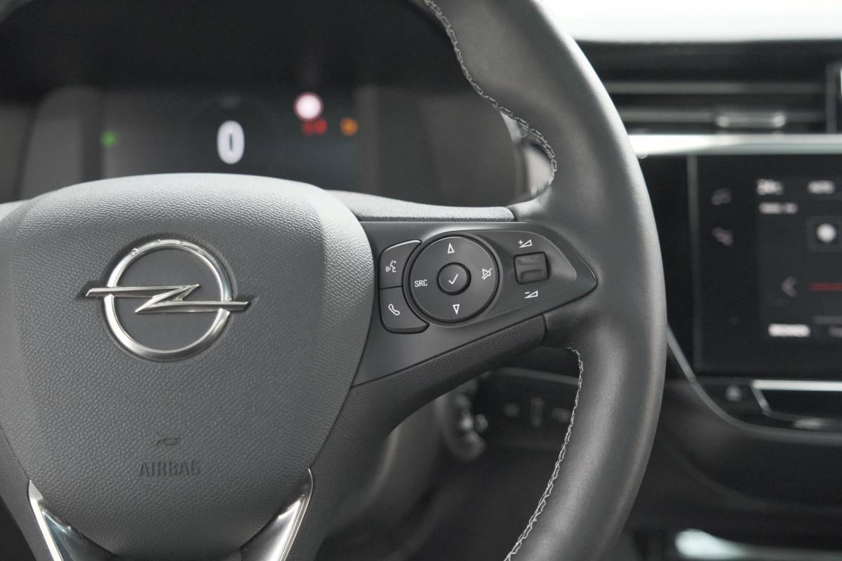 Opel Corsa Opel Corsa 1.2 Turbo 100 Ultimate | Panoramadak | Camera | Dodehoekdetectie | Apple Carplay