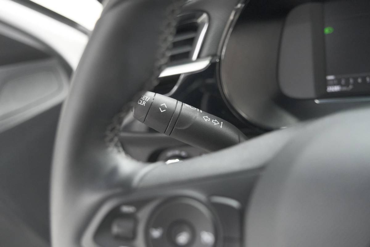 Opel Corsa Opel Corsa 1.2 Turbo 100 Ultimate | Panoramadak | Camera | Dodehoekdetectie | Apple Carplay